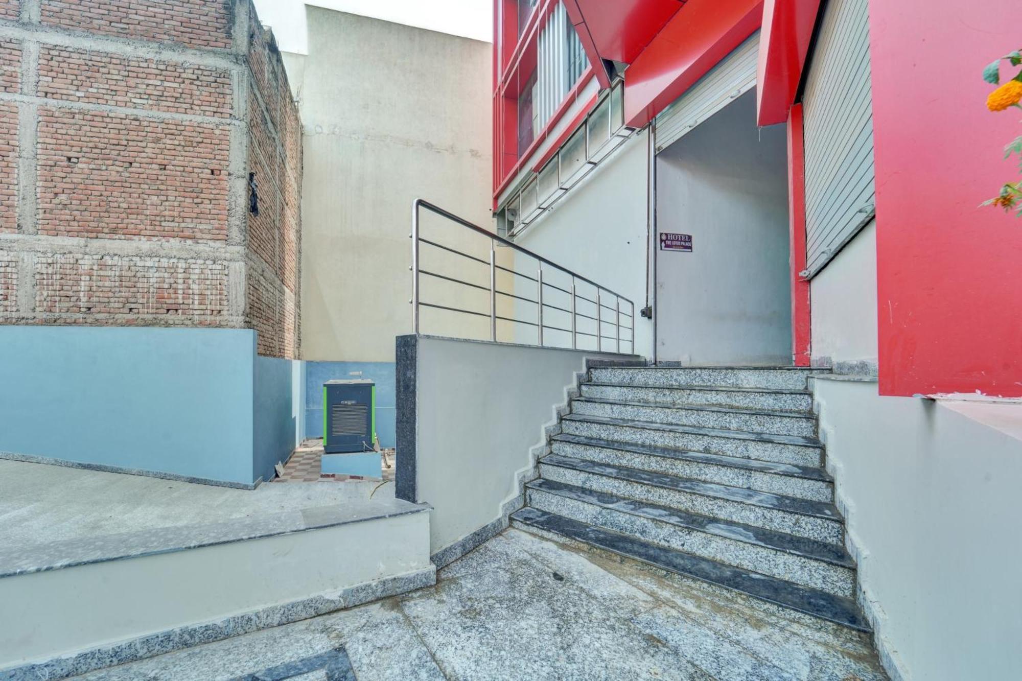 Collection O The Lotus Palace Patna  Exterior photo